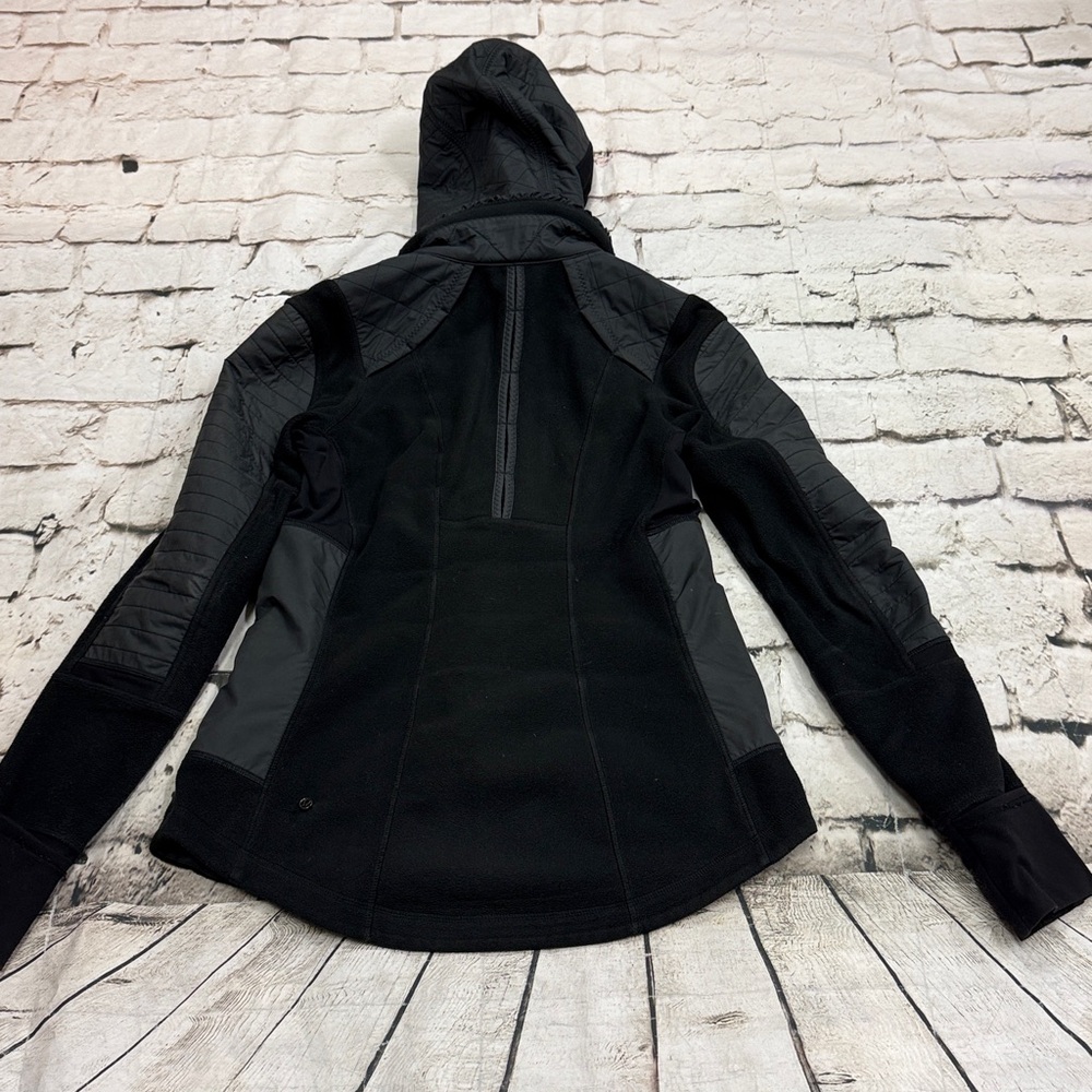 Lululemon Fleecy Keen With Rare Ruffle Detail Jacket in Black Women’s Size 8 - Picture 4 of 14